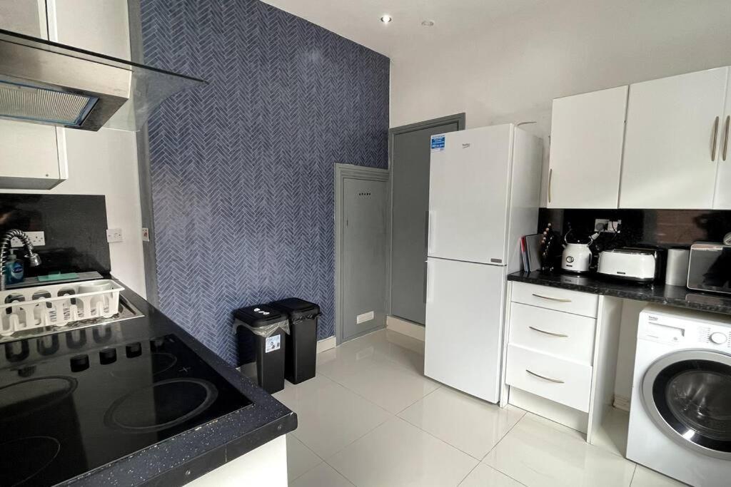 Luxury 2 Bed Duplex Apartment By Yo Room! - Leicester City- Free Parking Eksteriør bilde