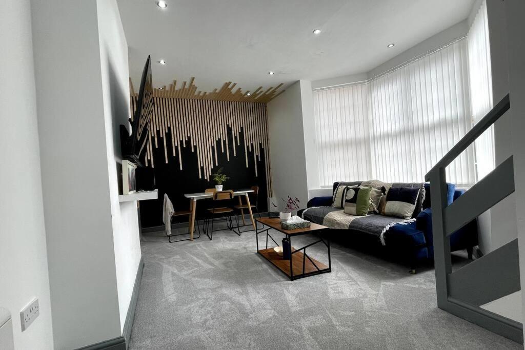 Luxury 2 Bed Duplex Apartment By Yo Room! - Leicester City- Free Parking Eksteriør bilde