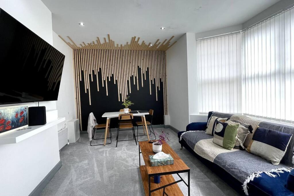 Luxury 2 Bed Duplex Apartment By Yo Room! - Leicester City- Free Parking Eksteriør bilde