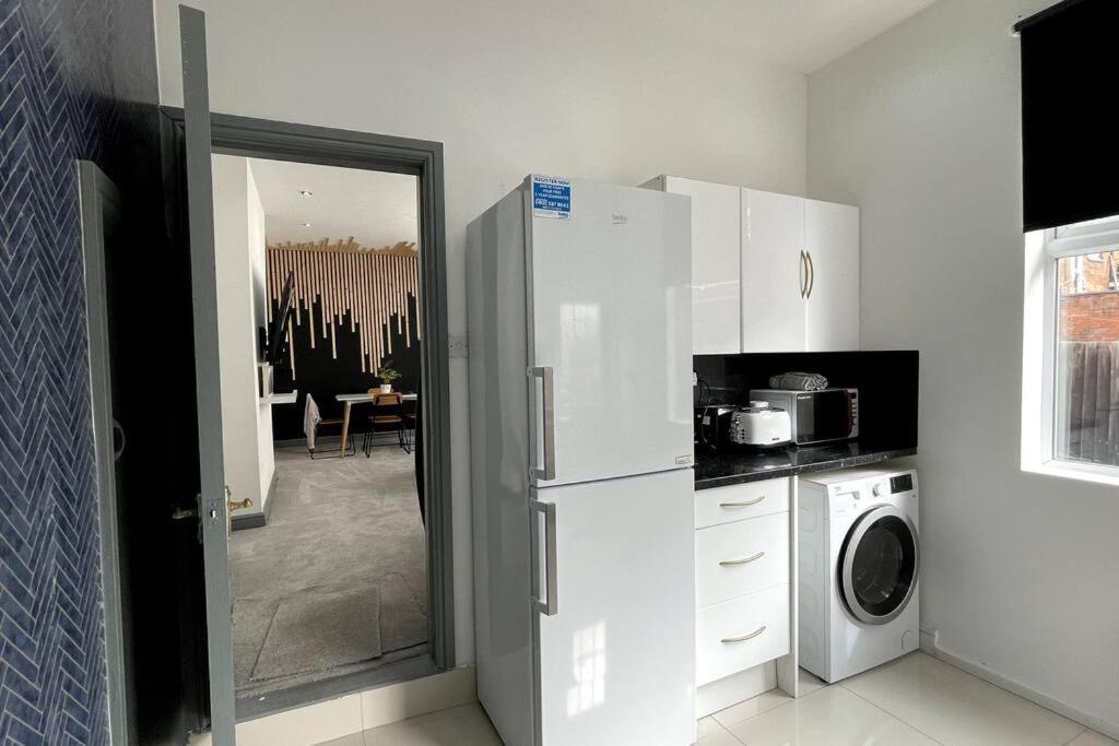 Luxury 2 Bed Duplex Apartment By Yo Room! - Leicester City- Free Parking Eksteriør bilde